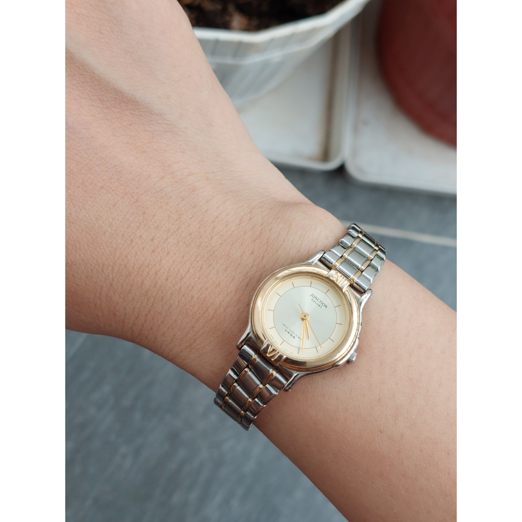 Đồng hồ nữ Junction Square chạy pin hàng Si