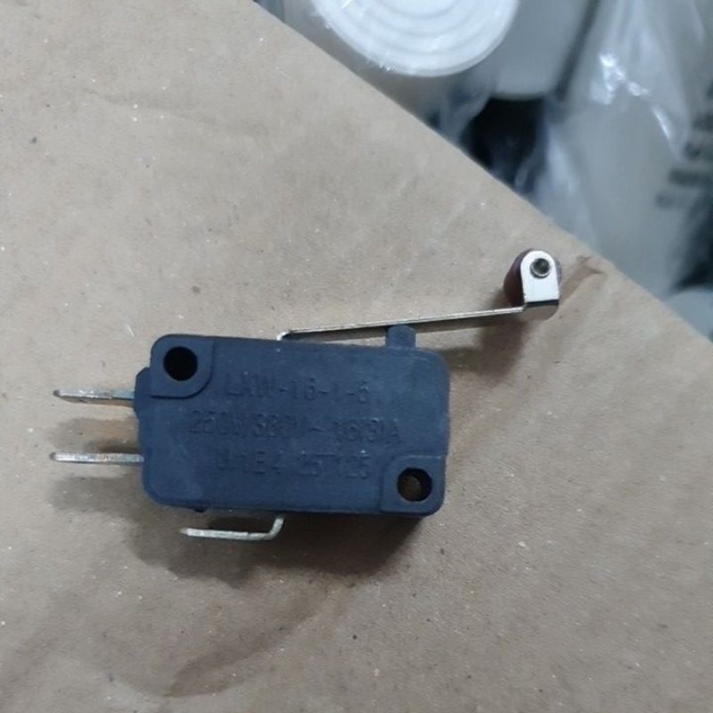 Công tắc hành trình