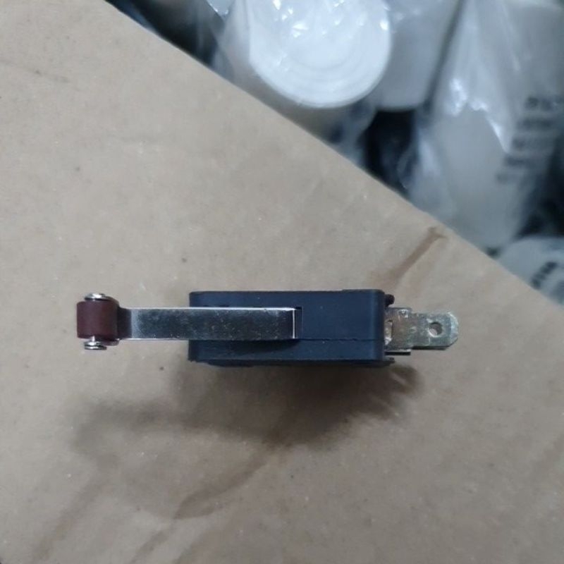 Công tắc hành trình