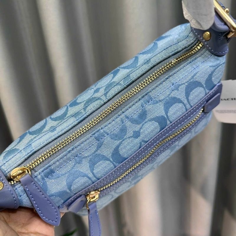 Hàng bao chuẩn xịn✨✨DEMI BAG IN SIGNATURE JACQUARD CE736🌟Túi coach kẹp đơn đơn giản, sang chảnh