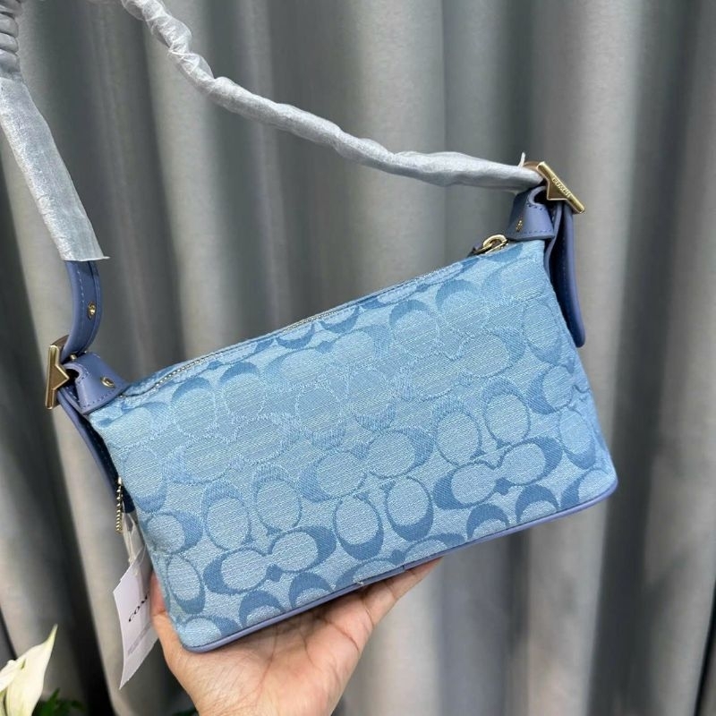 Hàng bao chuẩn xịn✨✨DEMI BAG IN SIGNATURE JACQUARD CE736🌟Túi coach kẹp đơn đơn giản, sang chảnh