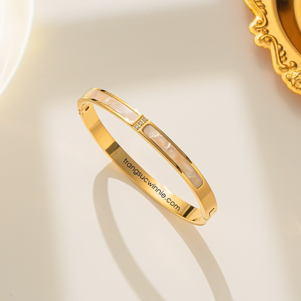 Vòng tay nữ titan Xà Cừ