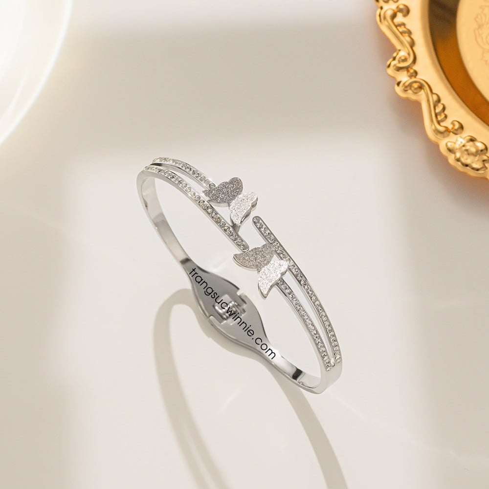 Vòng tay nữ titan Bướm matte Diamond