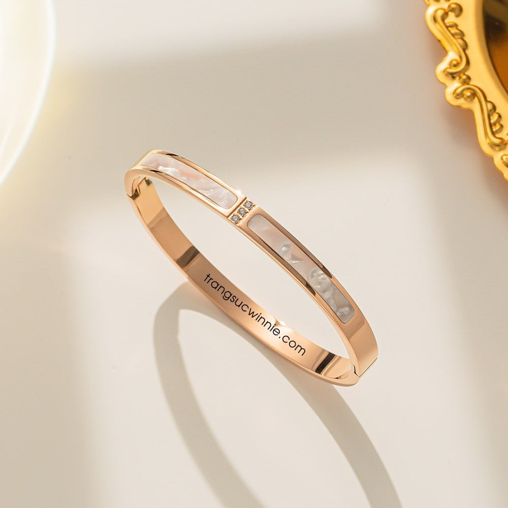 Vòng tay nữ titan Xà Cừ