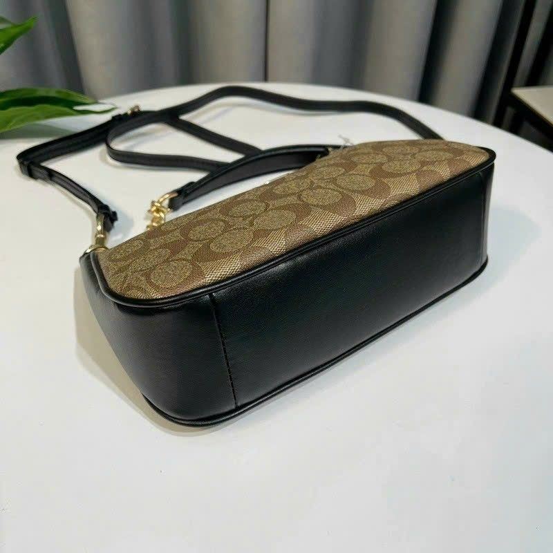 Túi C0ach teri dáng thuyền kẹp nách sang chảnh