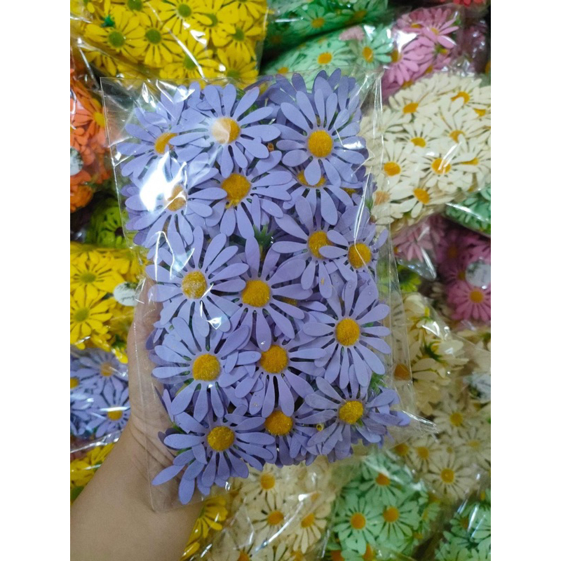 Hoa cúc trang trí bánh kem