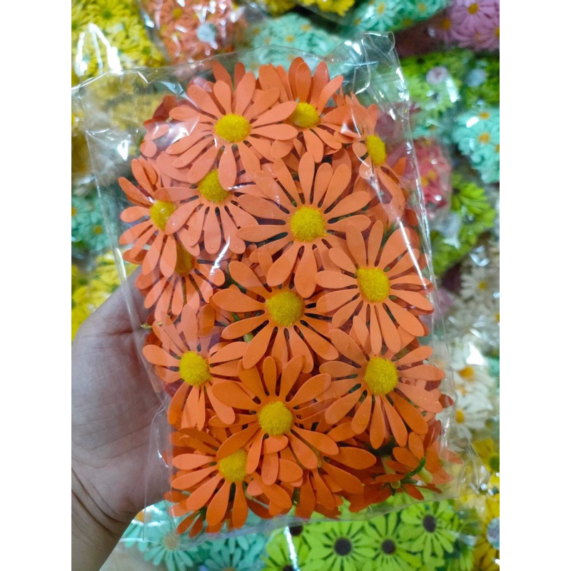 Hoa cúc trang trí bánh kem