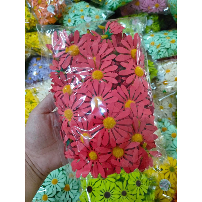 Hoa cúc trang trí bánh kem