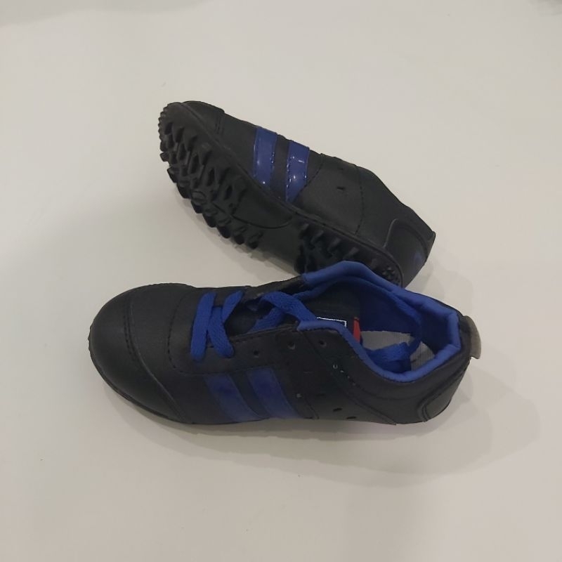 Giày Bóng Đá trẻ em Chí Phèo 004C Đen phối