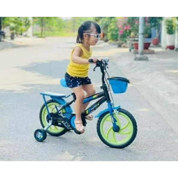 Xe đạp cho bé hàng khuyến mãi  nan