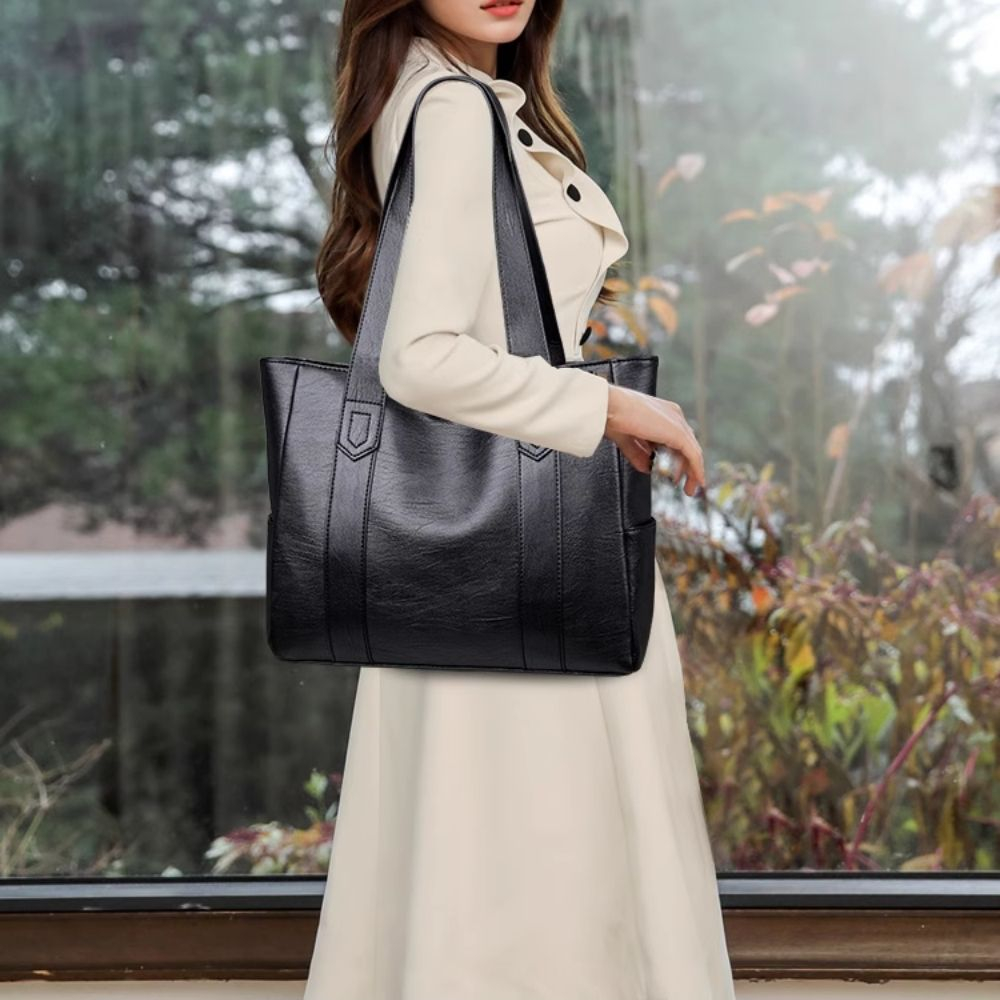 Túi xách nữ công sở đeo vai màu đen da PU bóng đẹp đi làm vừa laptop 15.6 inch size 42 cm ROSASO TX100