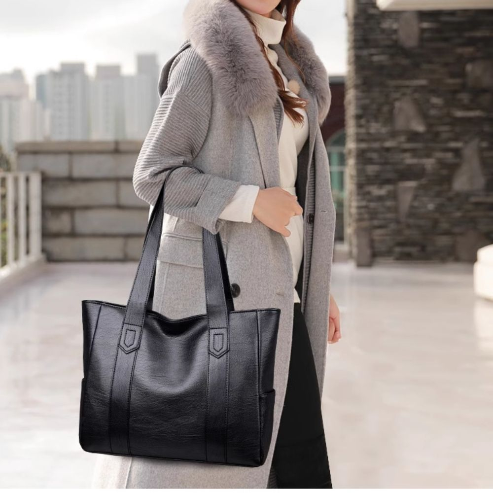 Túi xách nữ công sở đeo vai màu đen da PU bóng đẹp đi làm vừa laptop 15.6 inch size 42 cm ROSASO TX100