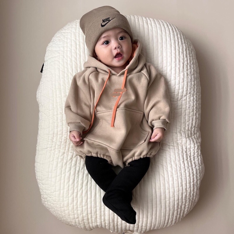 Bộ Áo Liền Quần Mùa Đông Bằng Lông Cừu Có Mũ Trùm In Chữ cho Bé