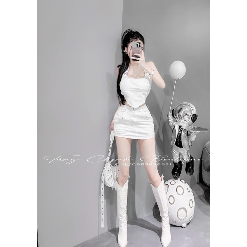 SET CHÂN VÁY NGẮN ÁO YẾM TRẮNG PHỐI ĐAI