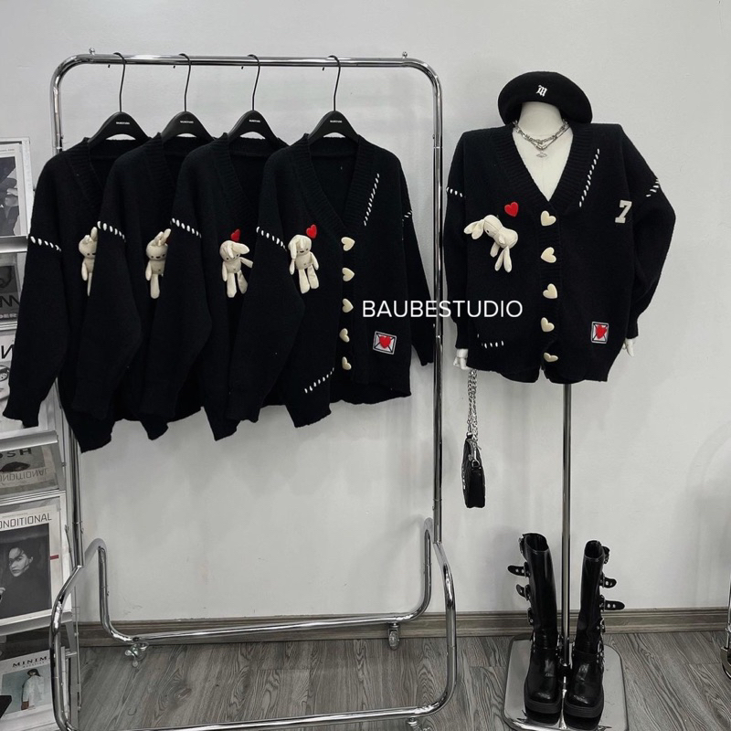 Áo Khoác Cadigan Len Tim Kèm Gấu Hot Hit