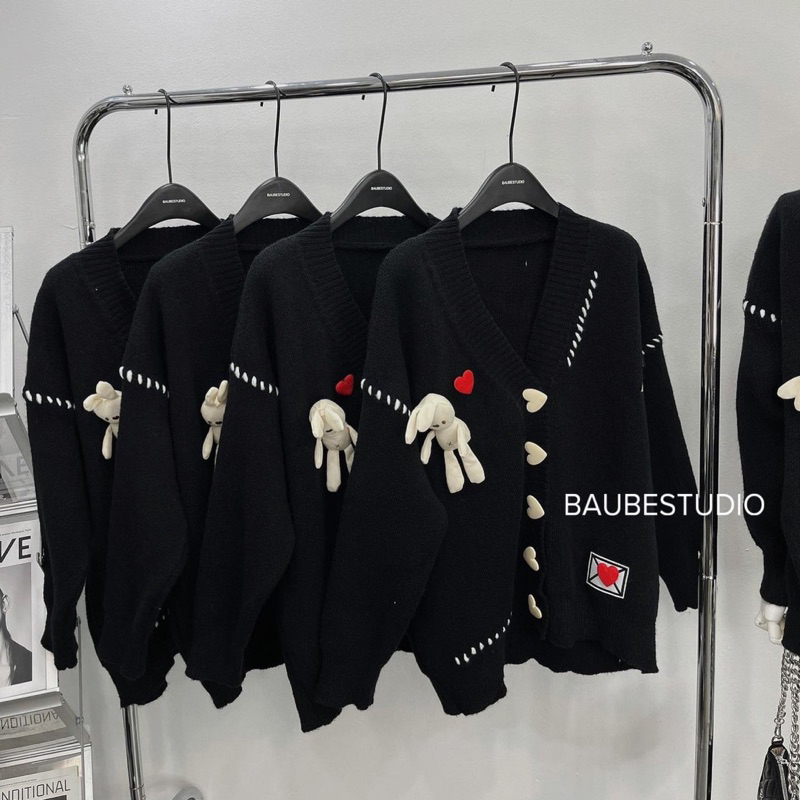 Áo Khoác Cadigan Len Tim Kèm Gấu Hot Hit