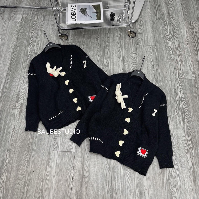 Áo Khoác Cadigan Len Tim Kèm Gấu Hot Hit