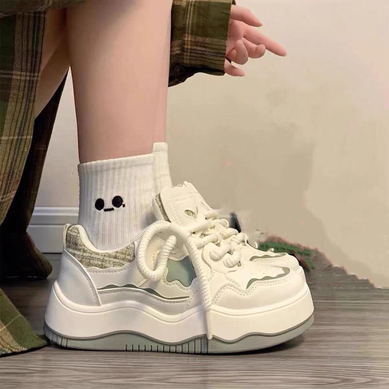 Giày thể thao nữ đế độn gắn hình ngôi sao cao cấp hàng qc