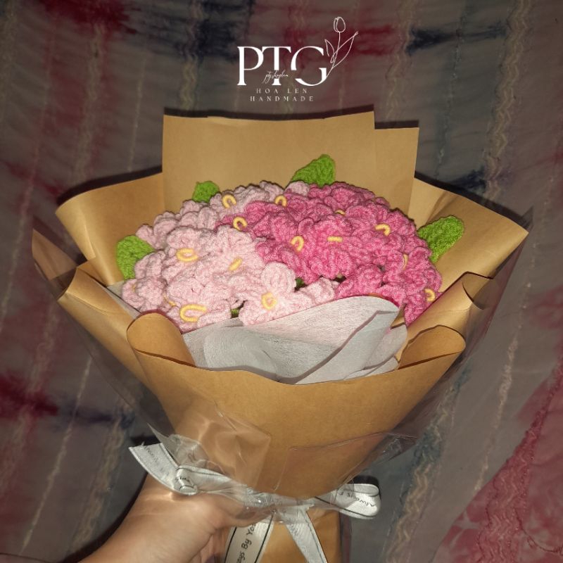Bó hoa lưu ly dễ thương thường dùng làm quà tặng, trang trí có gói sẵn bằng len
