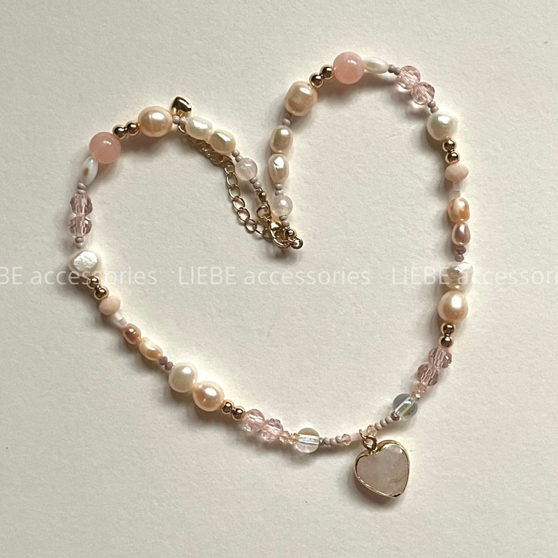Vòng cổ LIEBE Catie hồng nhẹ ngọt ngào nữ tính phong cách Âu Mỹ phối mặt đá nhân tạo trong trẻo