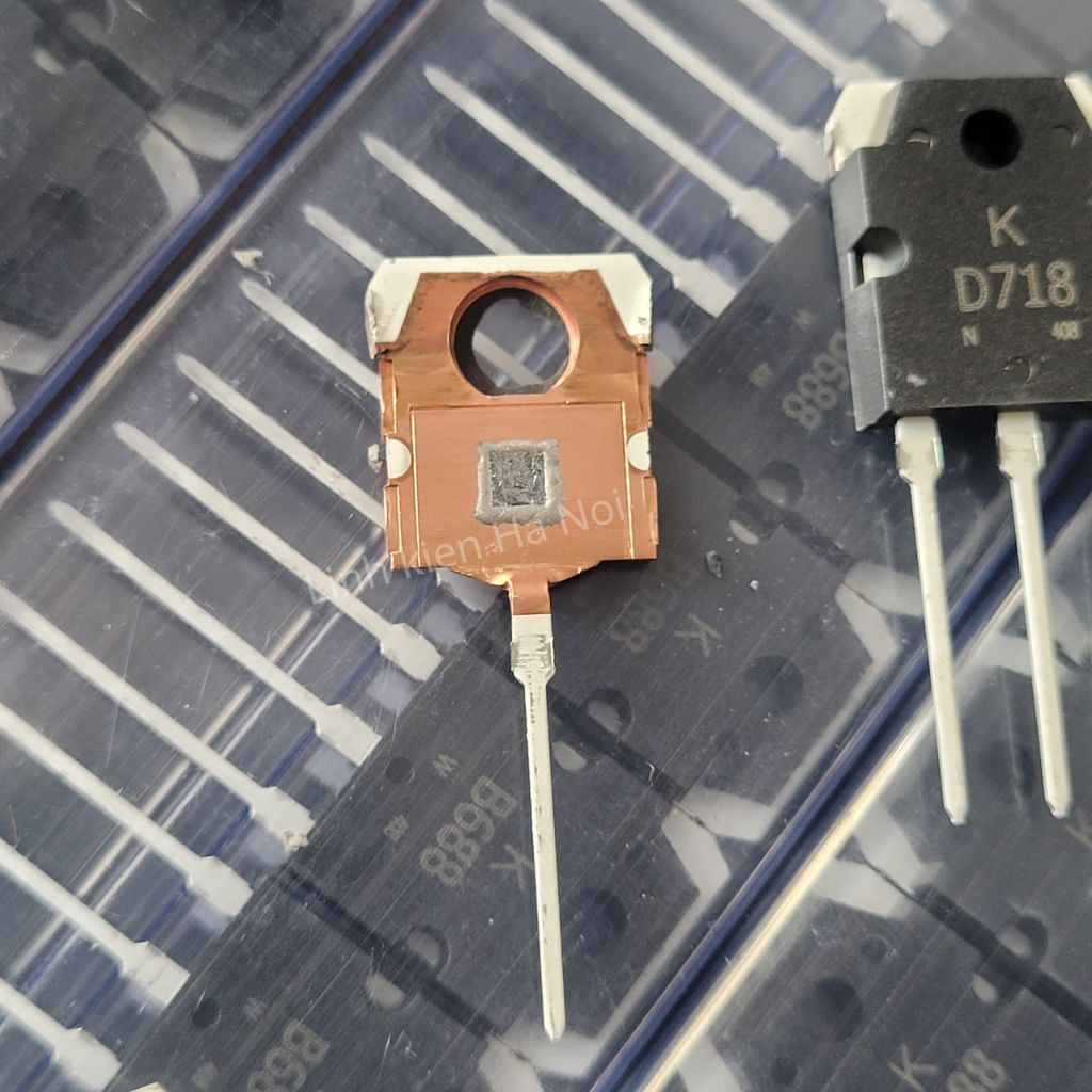 D718 B688 hàng mới lưng đồng chip to