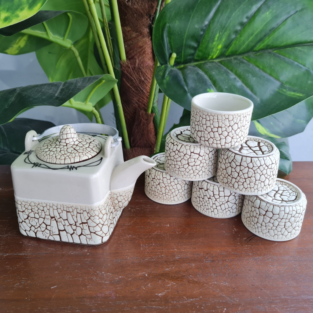 Bộ ấm chén Bát Tràng men rạn dáng vuông màu trắng dung tích 300ml