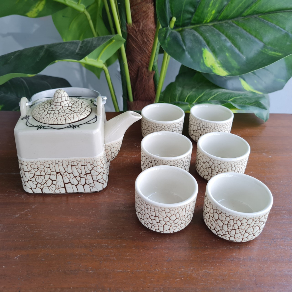 Bộ ấm chén Bát Tràng men rạn dáng vuông màu trắng dung tích 300ml