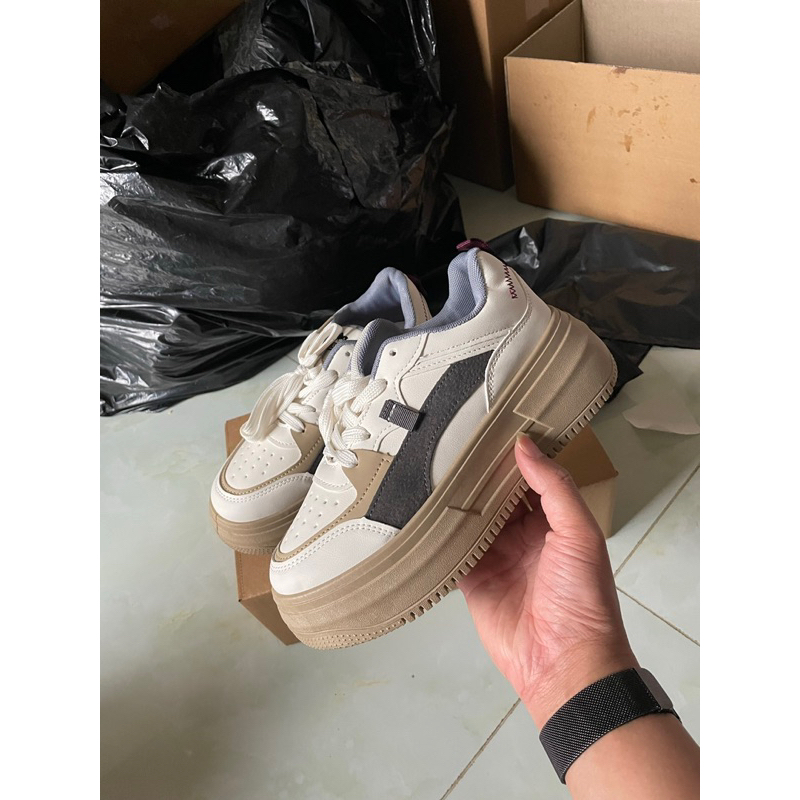 GIÀY THỂ THAO PHỐI MÀU Viền Đen Kem Kèm Ảnh Thật