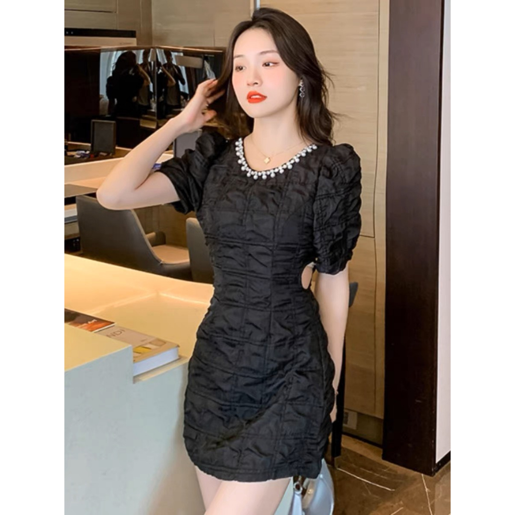 Đầm dạo phố cổ tròn đính đá khoét eo dáng ngắn xinh xắn - RENCY Dress