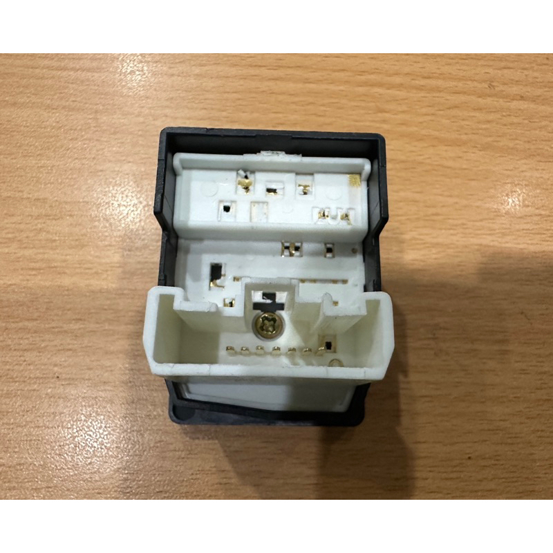 Công tắc chỉnh gương Toyota Inova, Yaris, Altis