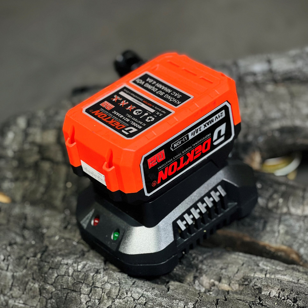 Pin 3Ah 10cell dòng xả 5C Dekton M21-B3A5C, Chân pin Makita phổ thông, Tặng sạc khi mua pin