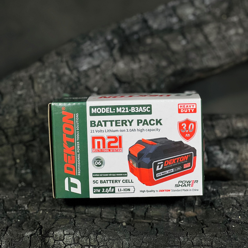 Pin 3Ah 10cell dòng xả 5C Dekton M21-B3A5C, Chân pin Makita phổ thông, Tặng sạc khi mua pin