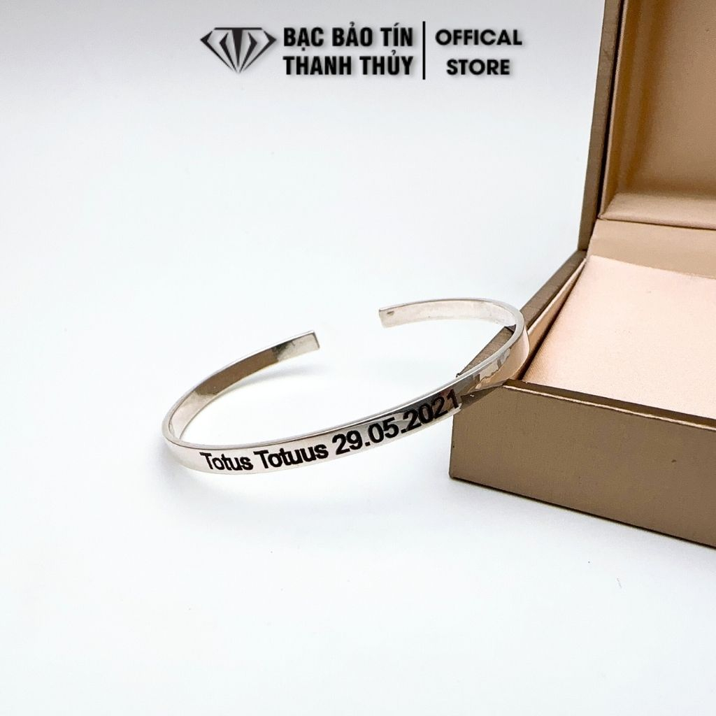 Vòng tay cặp đôi bằng bạc khắc tên theo yêu cầu Bảo Tín Thanh Thủy, rộng 4 mm dày 1.3 mm đường kính 4.8 cm bạc ta
