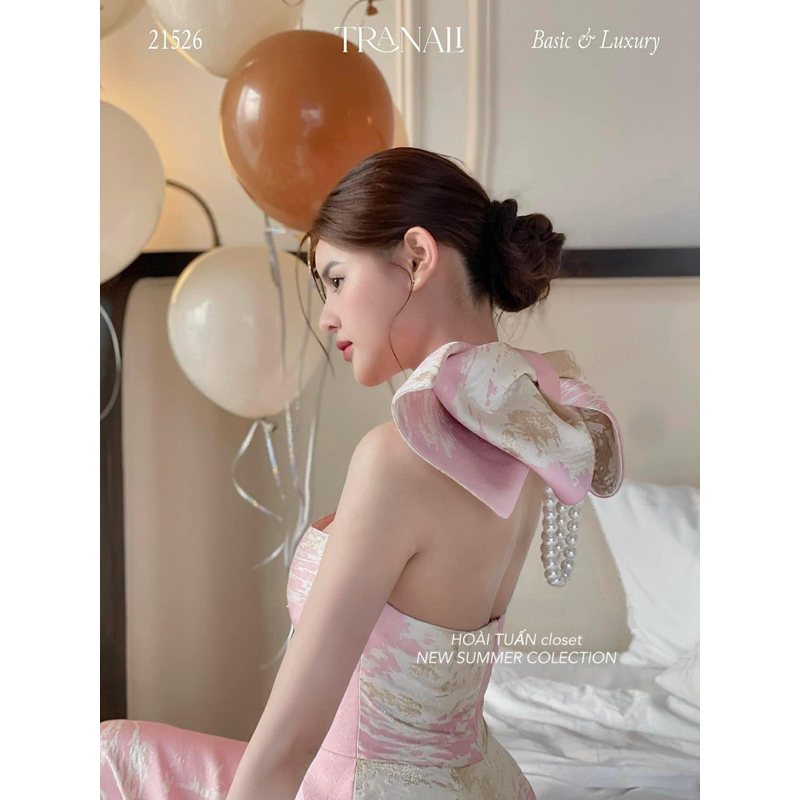 Đầm body cổ yếm thắt nơ đại Datasco