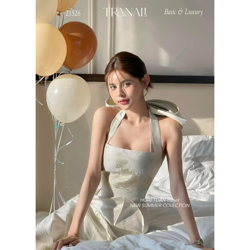 Đầm body cổ yếm thắt nơ đại Datasco