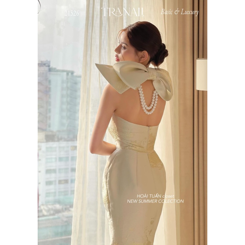 Đầm body cổ yếm thắt nơ đại Datasco