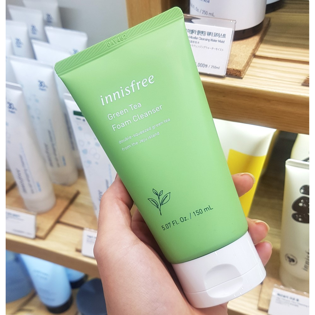 Sữa Rửa Mặt Innisfree Cleansing Foam giúp làm sạch, kiểm soát nhờn và làm trắng da 150ML