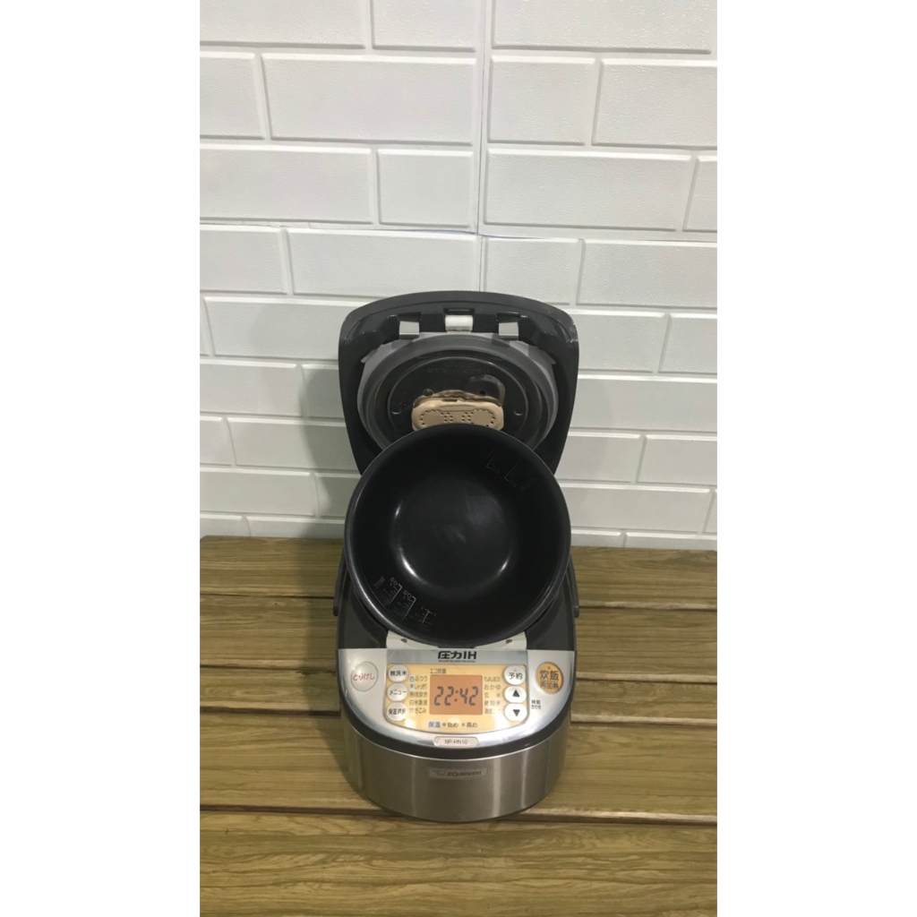 NỒI CƠM ĐIỆN CAO TẦN ZOJIRUSHI ÁP SUẤT NỘI ĐỊA NHẬT