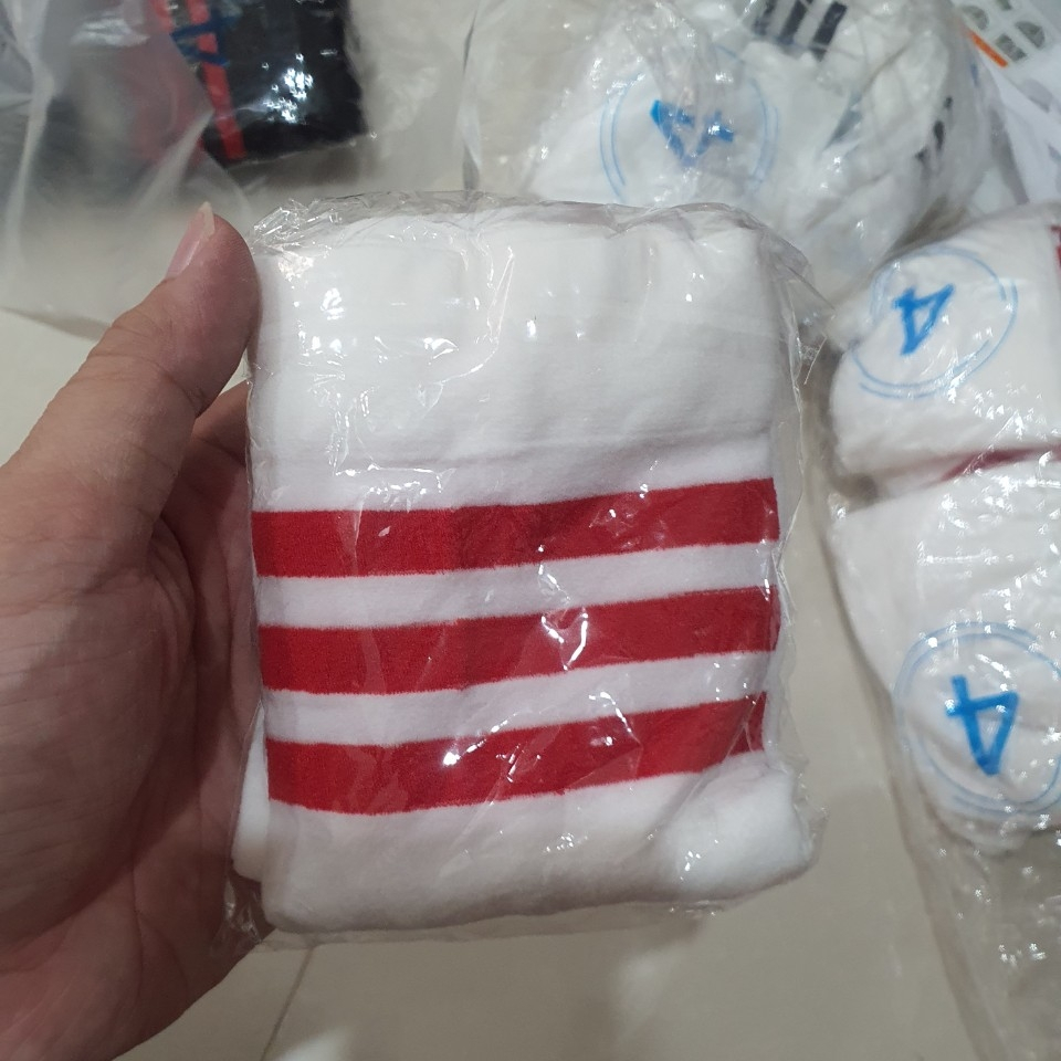 Set áo lưới và vớ nam cao 53cm trên đầu gối