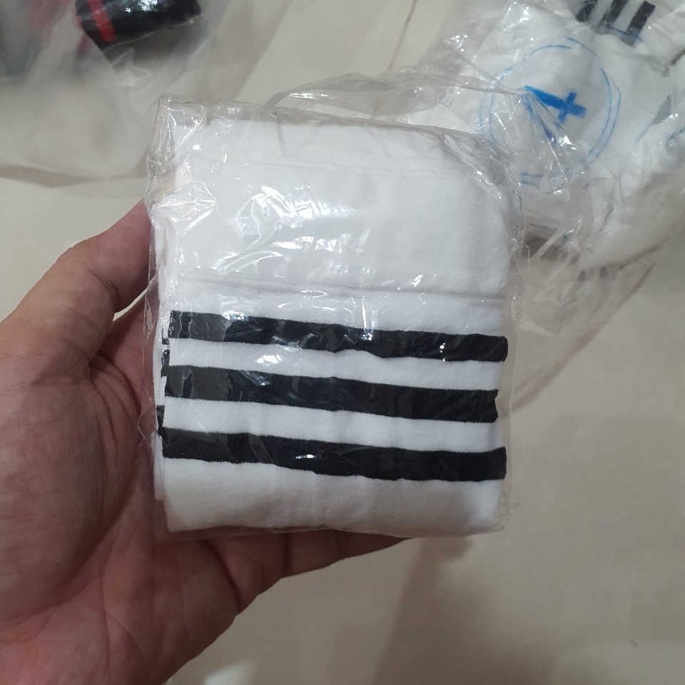 Set áo lưới và vớ nam cao 53cm trên đầu gối