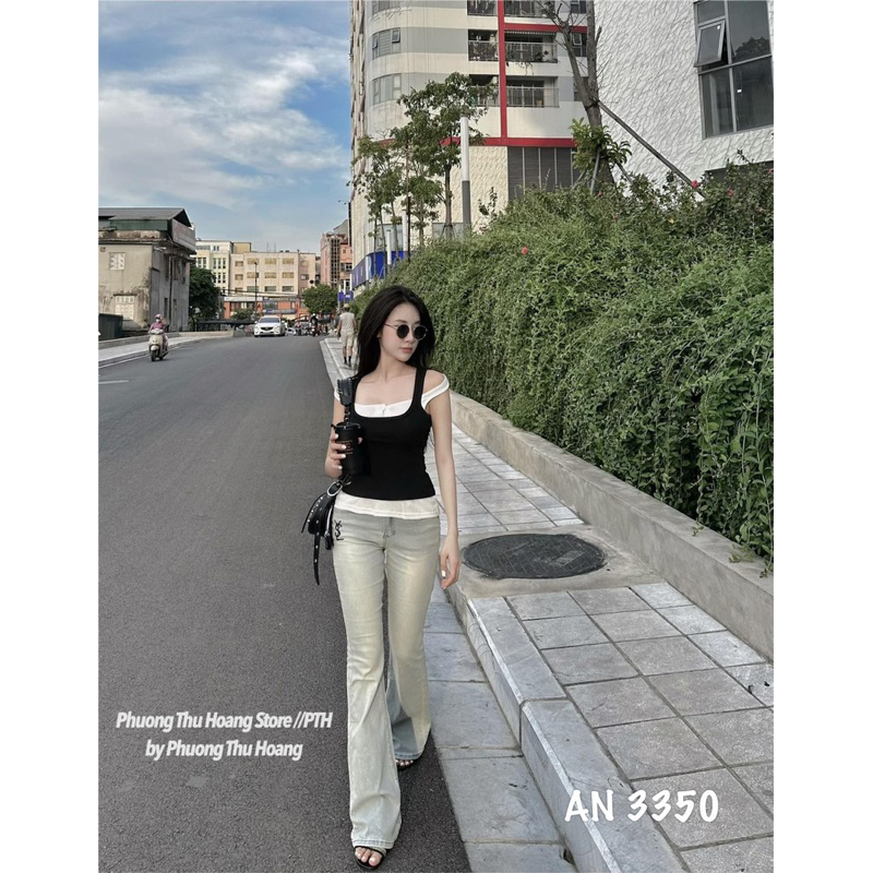 Quần jeans loe dáng dài thêu Y.SL 3350
