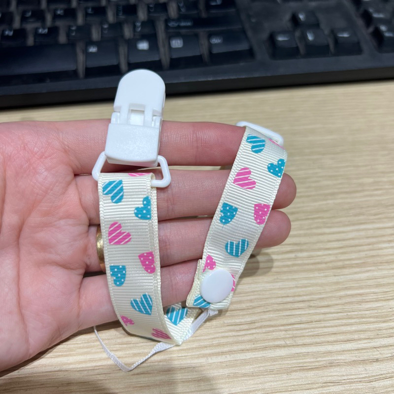 Dây đeo ti giả, gặm nướu cho bé