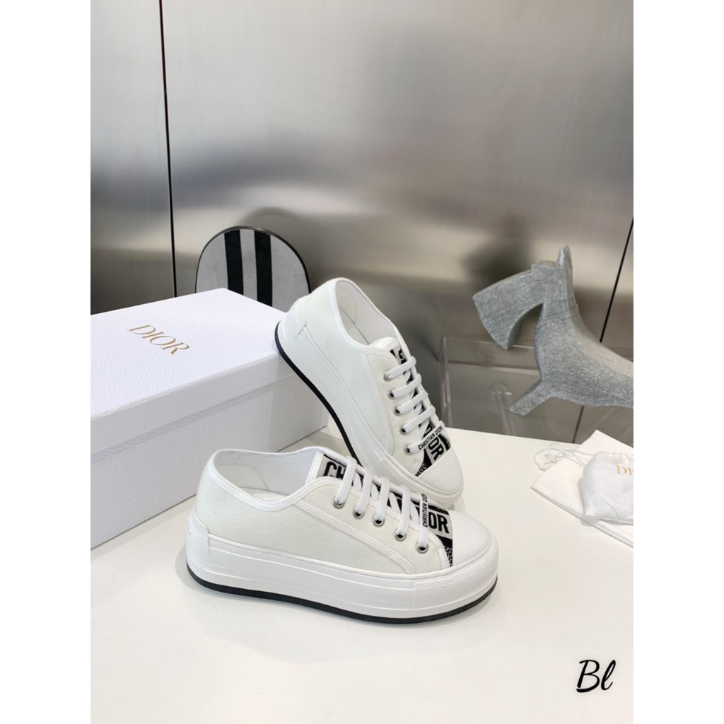 GIÀY THỂ THAO CD CHỮ DỌC