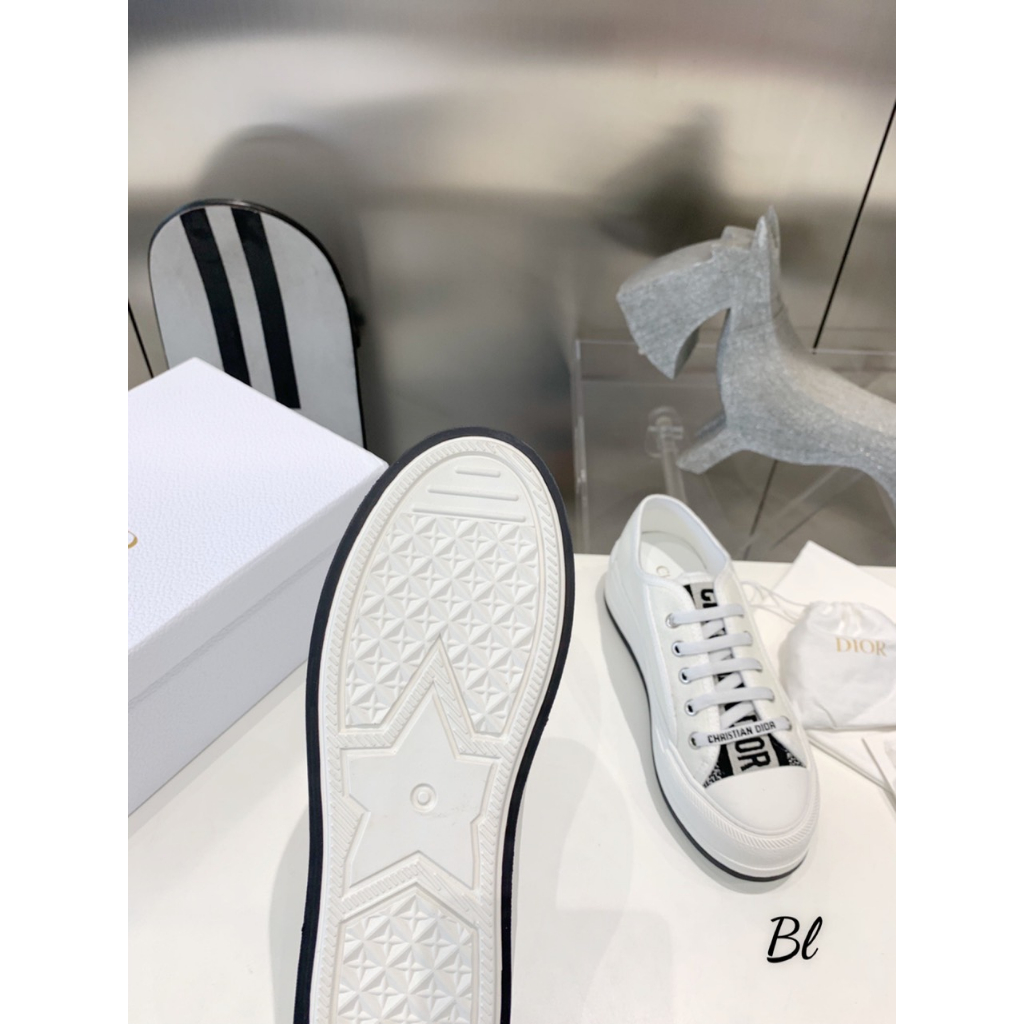 GIÀY THỂ THAO CD CHỮ DỌC