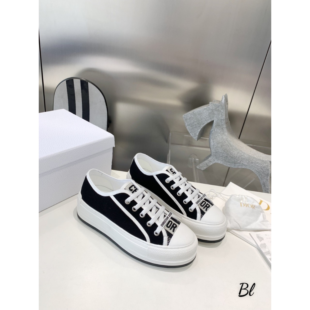 GIÀY THỂ THAO CD CHỮ DỌC