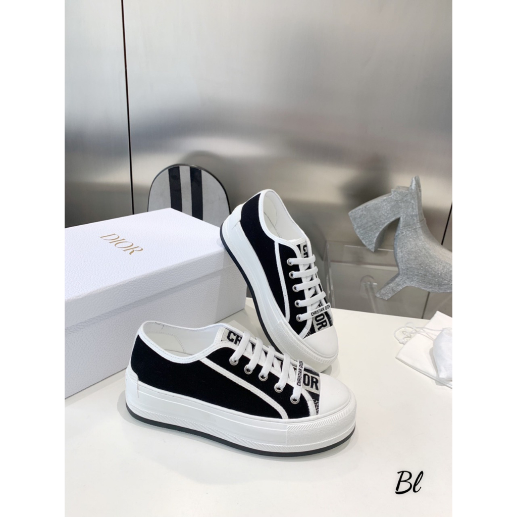 GIÀY THỂ THAO CD CHỮ DỌC