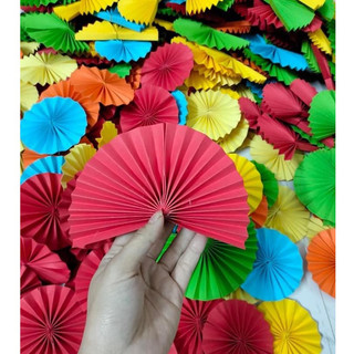 Quạt giấy gấp sẵn trang trí