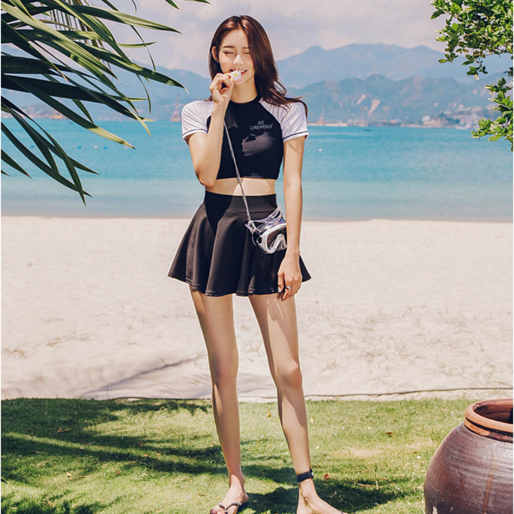 Đồ Bơi Bikini Lanbishop Hai Mảnh Áo Tay Ngắn Trắng Phối Đen Chân Váy Xòe Dễ Thương lanbi -209