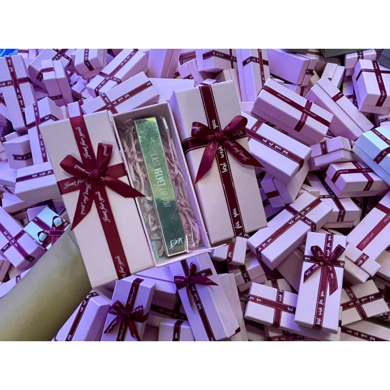 Hộp đựng son Mini tặng kèm rơm