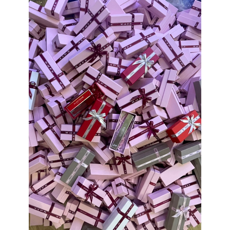 Hộp đựng son Mini tặng kèm rơm